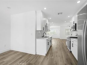 6025 Bellflower, Lakewood CA 90713