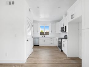 6025 Bellflower, Lakewood CA 90713