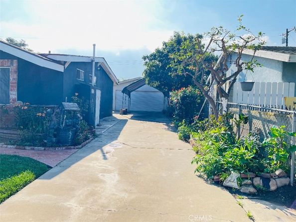 12022 207th, Lakewood CA 90715