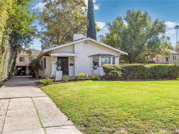 1562 N Lake Avenue, Pasadena CA 91104