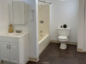 1562 N Lake Avenue, Pasadena CA 91104