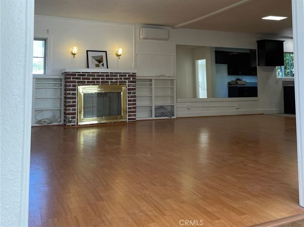 1562 N Lake Avenue, Pasadena CA 91104