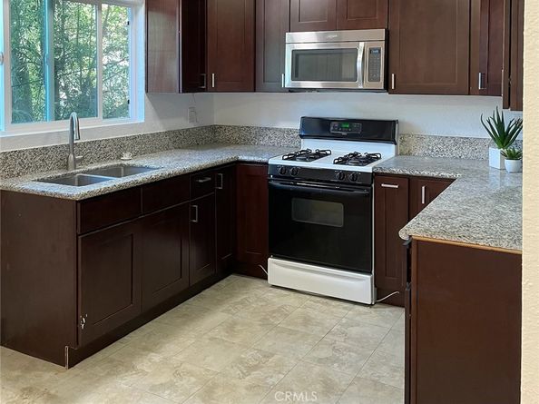 1562 N Lake Avenue, Pasadena CA 91104