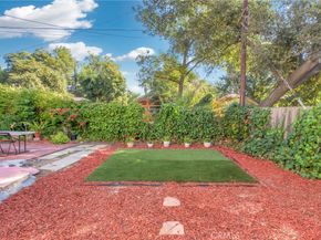 1562 N Lake Avenue, Pasadena CA 91104