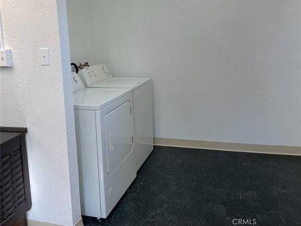 1562 N Lake Avenue, Pasadena CA 91104