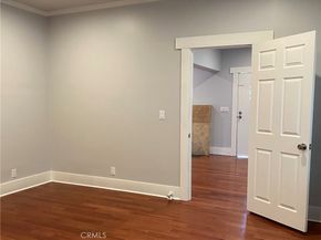 1562 N Lake Avenue, Pasadena CA 91104