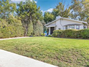 1562 N Lake Avenue, Pasadena CA 91104