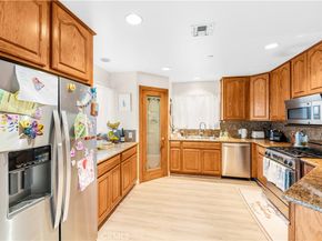 939 Via Camino 7, Wilmington CA 90744