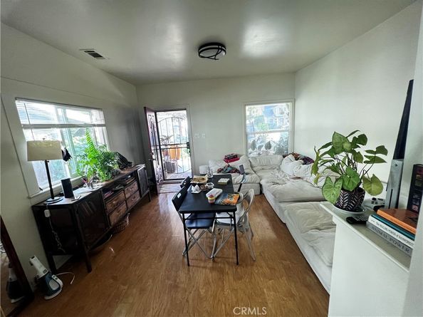 693 Santa Barbara Street, Pasadena CA 91101