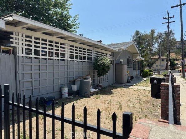 2132 Lincoln Park Avenue, Lincoln Heights CA 90031