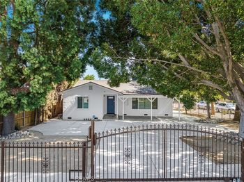 8938 Duarte Road
