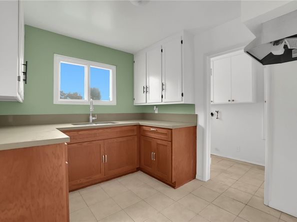 2035 W 102nd Street, Los Angeles CA 90047