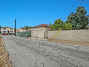 2035 W 102nd Street, Los Angeles CA 90047