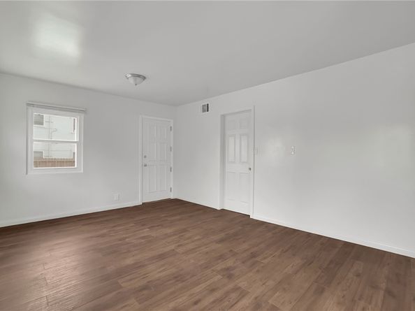 2035 W 102nd Street, Los Angeles CA 90047