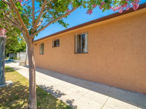 1876 Henderson Avenue, Long Beach CA 90806