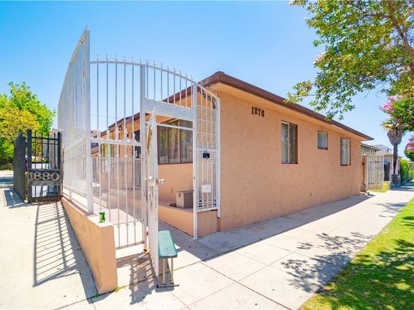 1876 Henderson Avenue, Long Beach CA 90806
