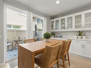 250 W Ridgewood, Long Beach CA 90805