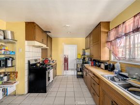 3100 Brighton, Los Angeles CA 90018