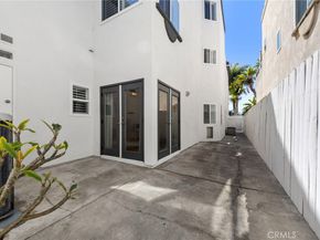 1014 England Street, Huntington Beach CA 92648