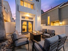 1014 England Street, Huntington Beach CA 92648