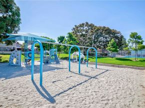 49 Meadowgrass, Irvine CA 92604