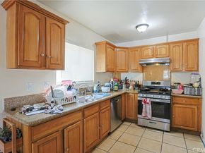 410 E 60th St, Long Beach CA 90805