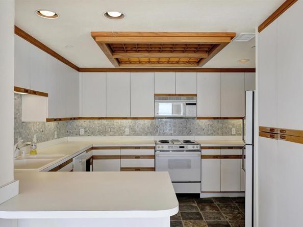 100 S Coast 409, La Jolla CA 92037