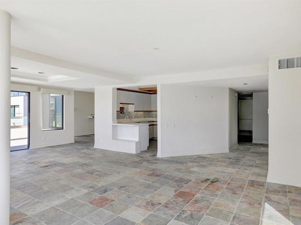 100 S Coast 409, La Jolla CA 92037