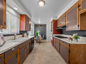 1280 Forest Avenue, Carlsbad CA 92008