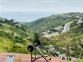 2516 Temple Hills Drive, Laguna Beach CA 92651