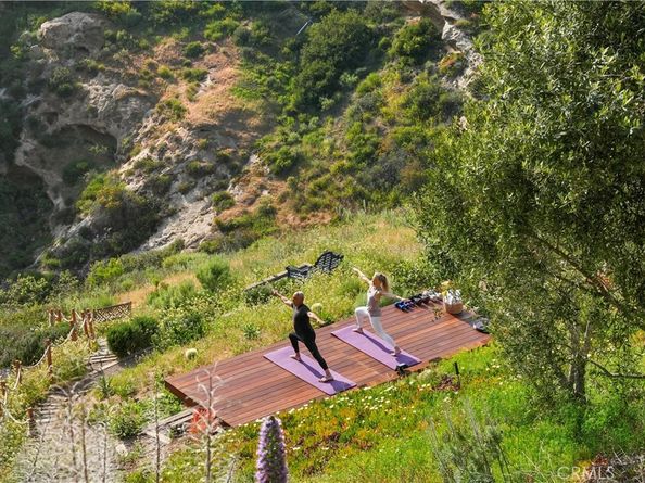 2516 Temple Hills Drive, Laguna Beach CA 92651