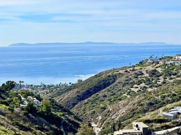 2516 Temple Hills Drive, Laguna Beach CA 92651