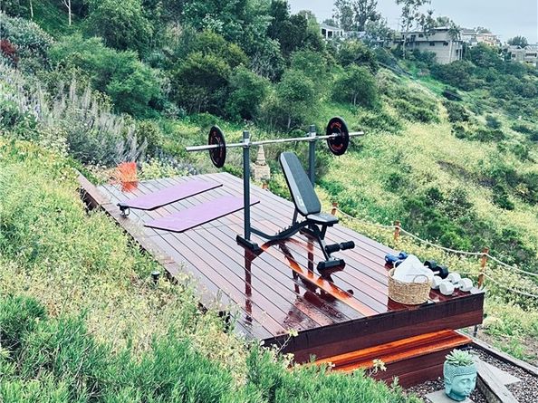 2516 Temple Hills Drive, Laguna Beach CA 92651