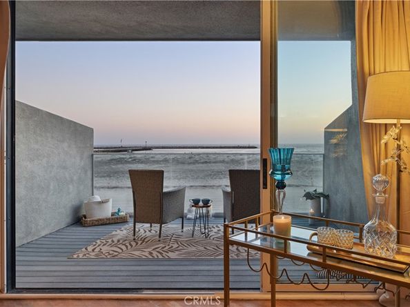 6 Voyage Street 204, Marina Del Rey CA 90292