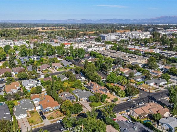 5511 Noble Avenue, Sherman Oaks CA 91411