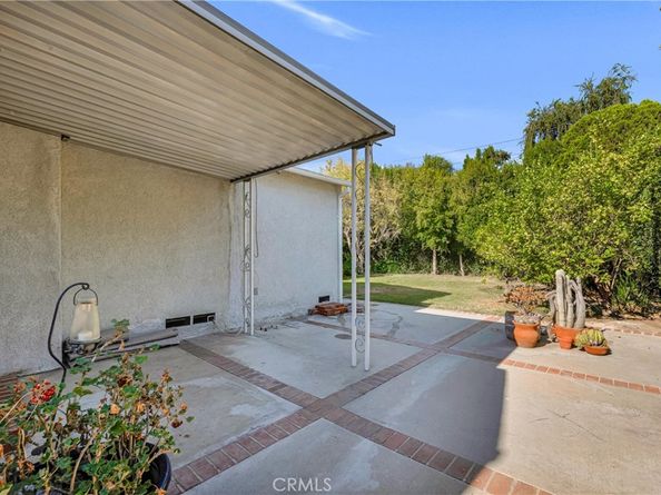 5511 Noble Avenue, Sherman Oaks CA 91411