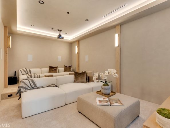 13024 Bloomfield Street, Studio City CA 91604