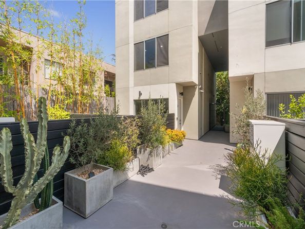 1040 N Curson Avenue 3, West Hollywood CA 90046