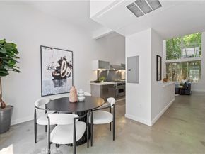 1040 N Curson Avenue 3, West Hollywood CA 90046