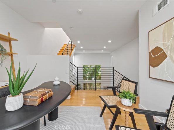 1040 N Curson Avenue 3, West Hollywood CA 90046