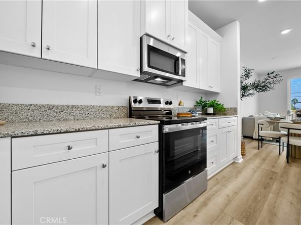 9423 N Sepulveda Blvd. 2, North Hills CA 91343