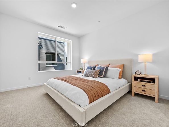 9423 N Sepulveda Blvd. 2, North Hills CA 91343