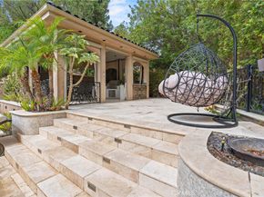 4555 Winnetka Avenue, Woodland Hills CA 91364