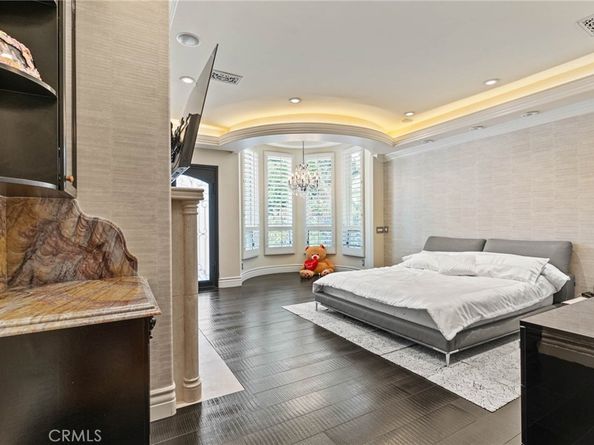 4555 Winnetka Avenue, Woodland Hills CA 91364