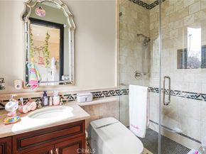4555 Winnetka Avenue, Woodland Hills CA 91364