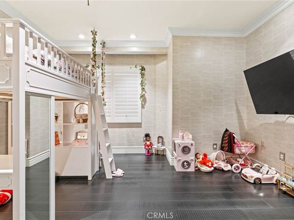 4555 Winnetka Avenue, Woodland Hills CA 91364