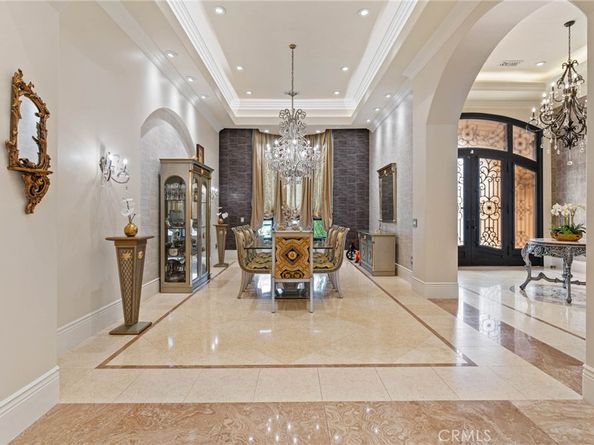 4555 Winnetka Avenue, Woodland Hills CA 91364