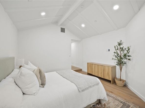 14328 Emelita Street, Sherman Oaks CA 91401