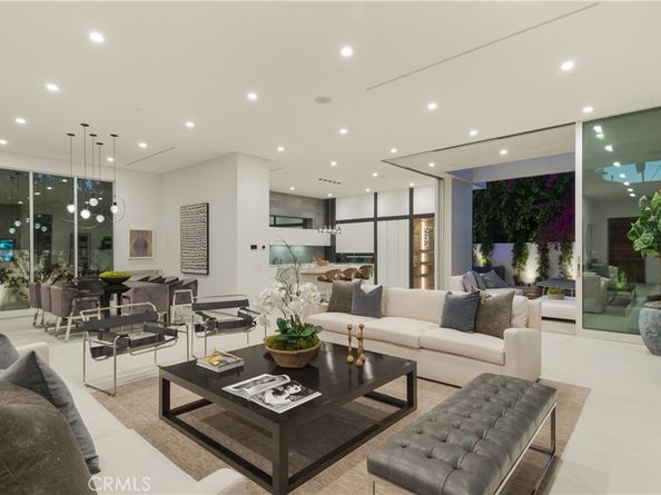 627 N Vista Street, Los Angeles CA 90036