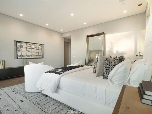 627 N Vista Street, Los Angeles CA 90036